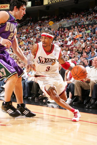 巴萨vs法兰克福首发：亚马尔、莱万出战，拉什福德替补（巴萨对法兰克福首发公布：亚马尔、莱万先发，拉什福德替补）