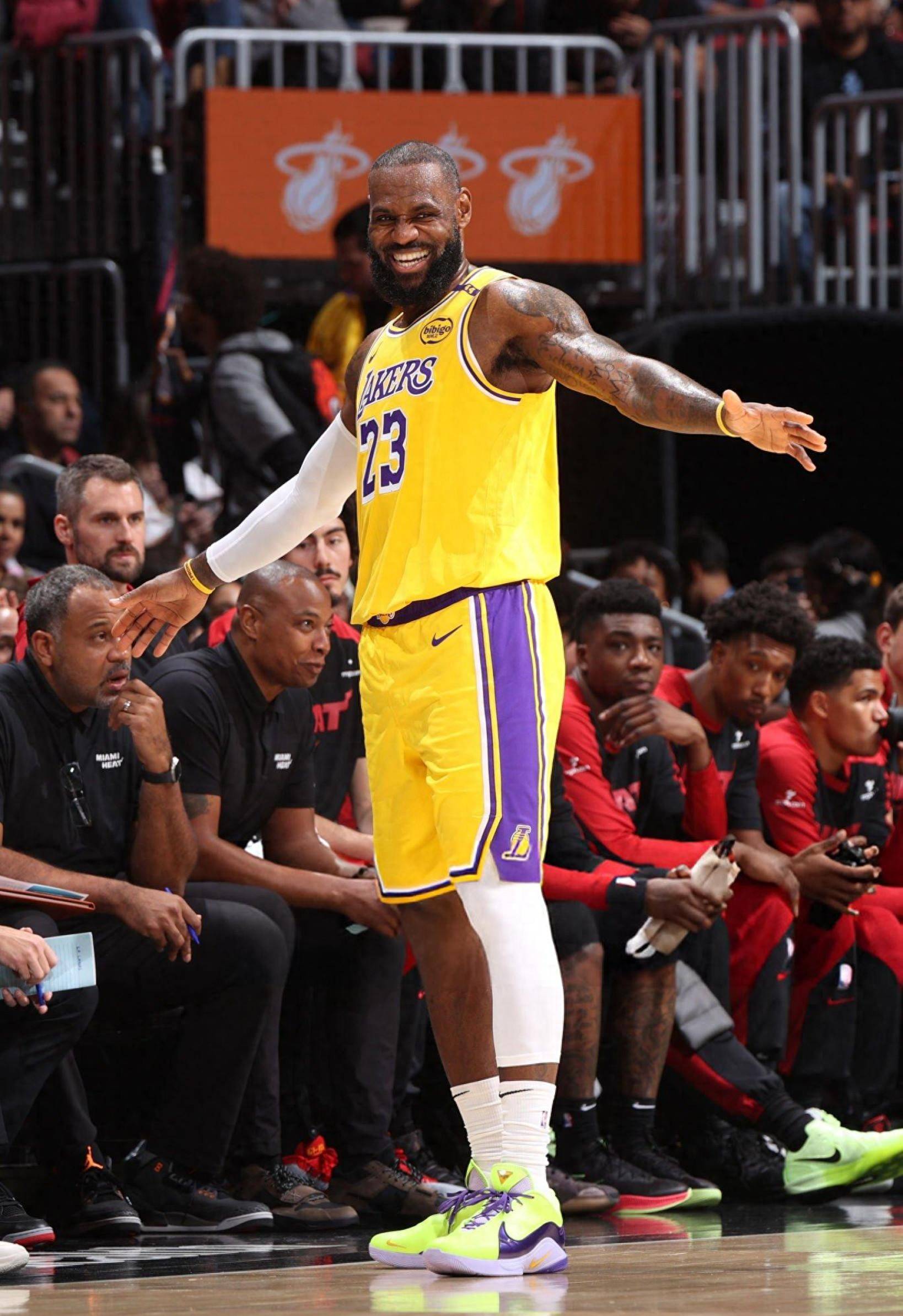 弟媳：我对巴黎唯有感激；和莱昂纳多的不愉快至今仍让我失望（弟媳：对巴黎满怀感恩，但与莱昂纳多的纷争至今仍令我失望）